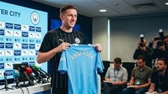 Premier League ‘đốt tiền’, châu Âu khiếp sợ